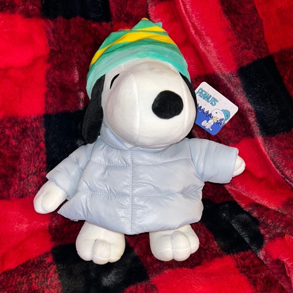 New Snoopy Puffer Jacket 2023 Peanuts Christmas Holiday Plush - Picture 2 of 3